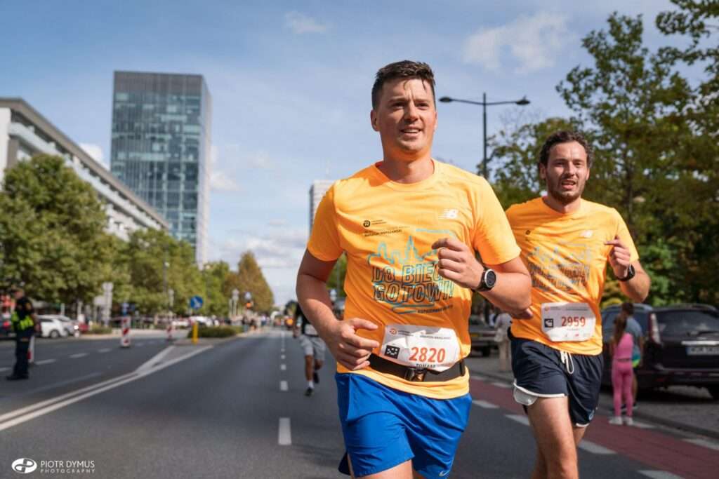 Ile kilometrów tygodniowo biegać, żeby przebiec maraton?